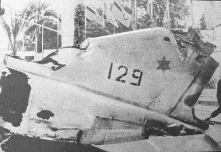 Хвостовая часть F-4E "Курнасс 129" 68-0435 в Каирском музее славы. Звезда давида нанесена исключительно для публики.